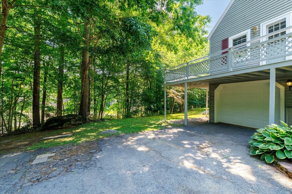 Single Family Residence at 37 Breakneck Rd, Sturbridge MA 01566, Sturbridge, photo 33 of 39