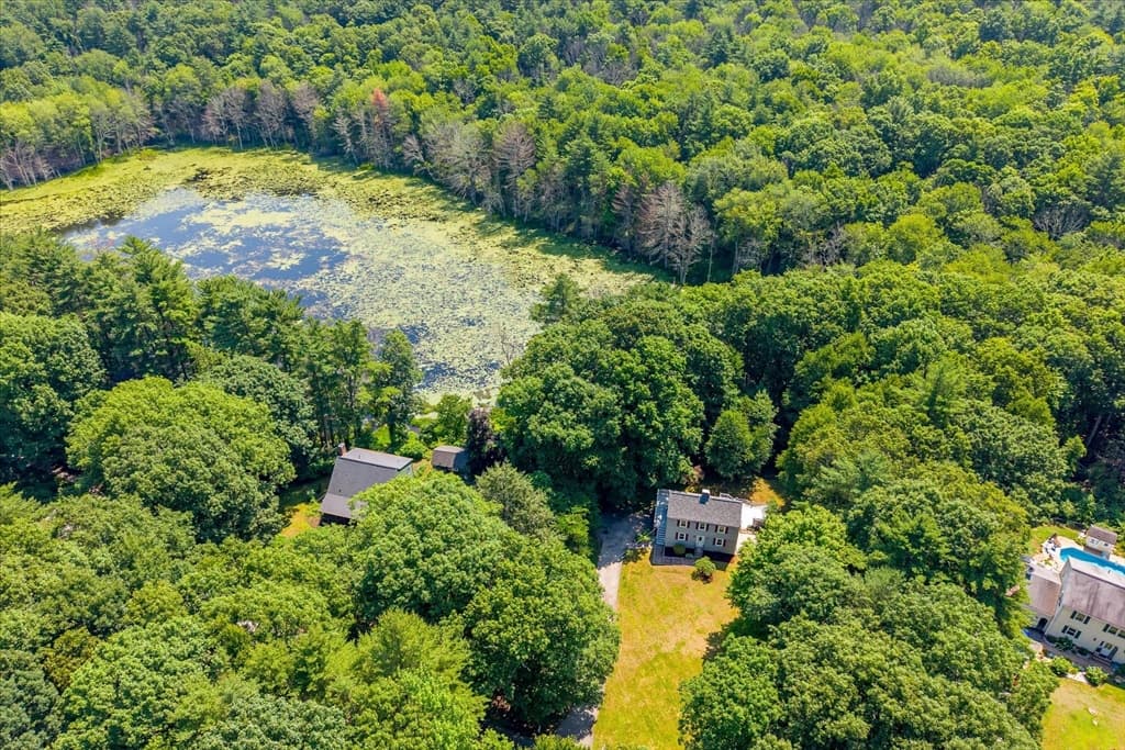 Single Family Residence at 37 Breakneck Rd, Sturbridge MA 01566, Sturbridge, photo 37 of 39