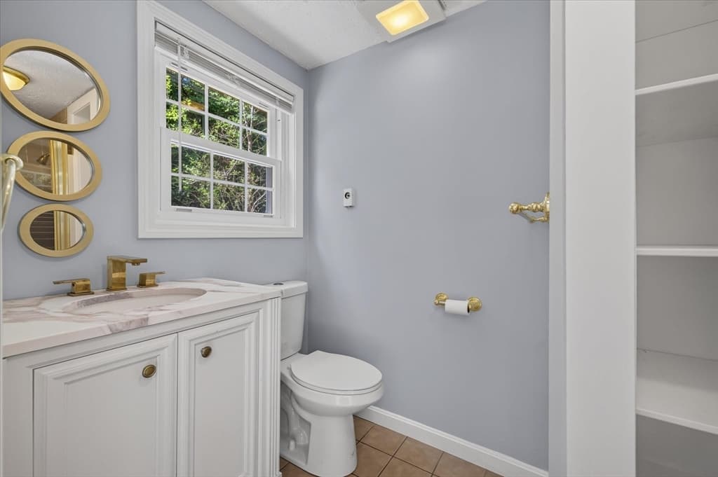 Single Family Residence at 37 Breakneck Rd, Sturbridge MA 01566, Sturbridge, photo 11 of 39