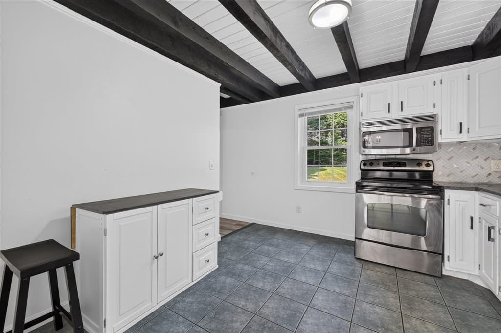 Single Family Residence at 37 Breakneck Rd, Sturbridge MA 01566, Sturbridge, photo 4 of 39
