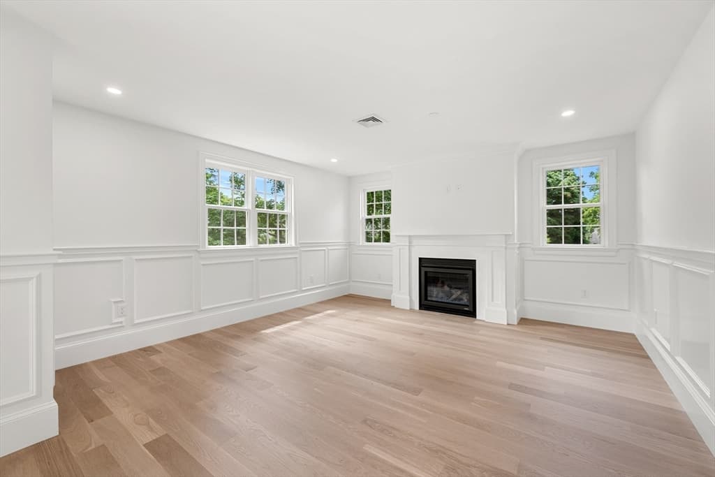Condominium at 66 Pleasant Street # 2, Marblehead MA 01945, Marblehead, photo 17 of 31