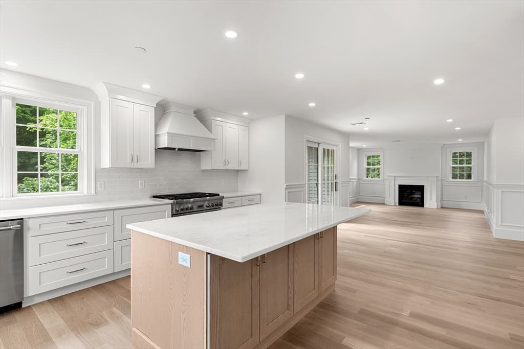 Condominium at 66 Pleasant Street # 2, Marblehead MA 01945, Marblehead, photo 15 of 31