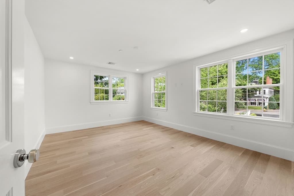 Condominium at 66 Pleasant Street # 2, Marblehead MA 01945, Marblehead, photo 25 of 31
