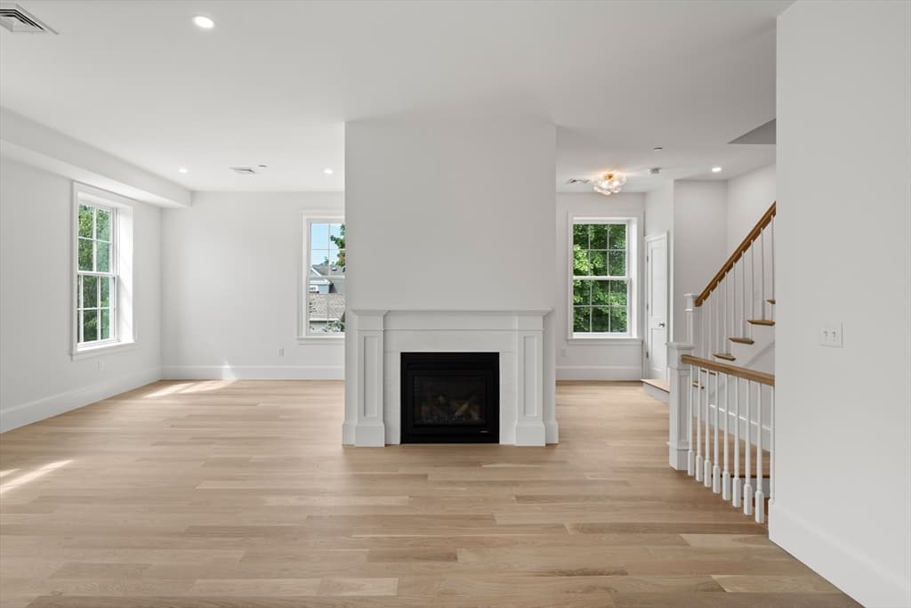 Condominium at 64 Pleasant Street # B, Marblehead MA 01945, Marblehead, photo 12 of 37