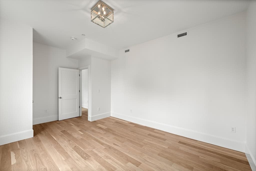 Condominium at 64 Pleasant Street # B, Marblehead MA 01945, Marblehead, photo 26 of 37