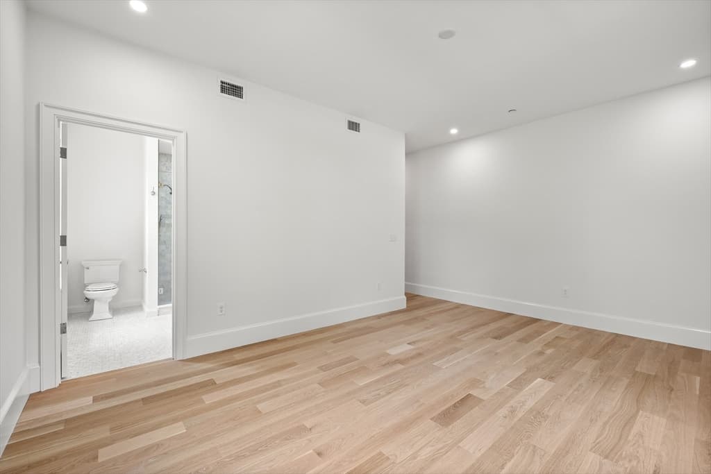 Condominium at 64 Pleasant Street # B, Marblehead MA 01945, Marblehead, photo 32 of 37