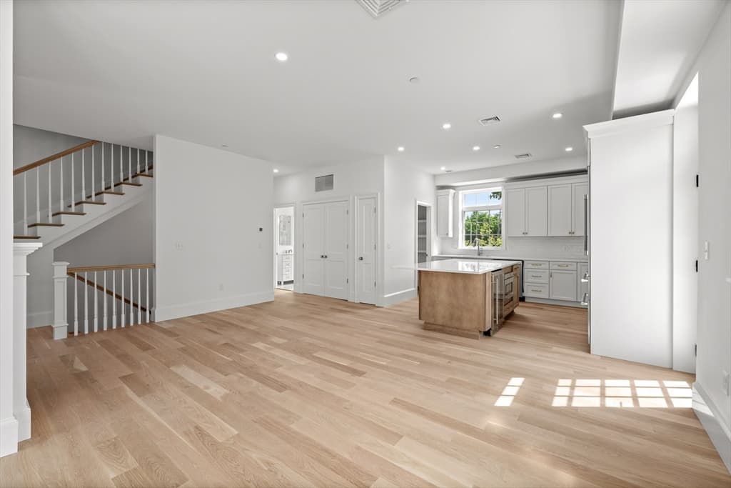 Condominium at 64 Pleasant Street # B, Marblehead MA 01945, Marblehead, photo 5 of 37