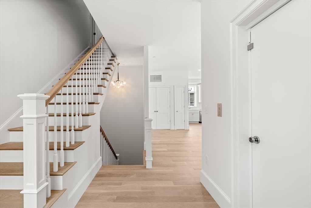 Condominium at 64 Pleasant Street # B, Marblehead MA 01945, Marblehead, photo 14 of 37
