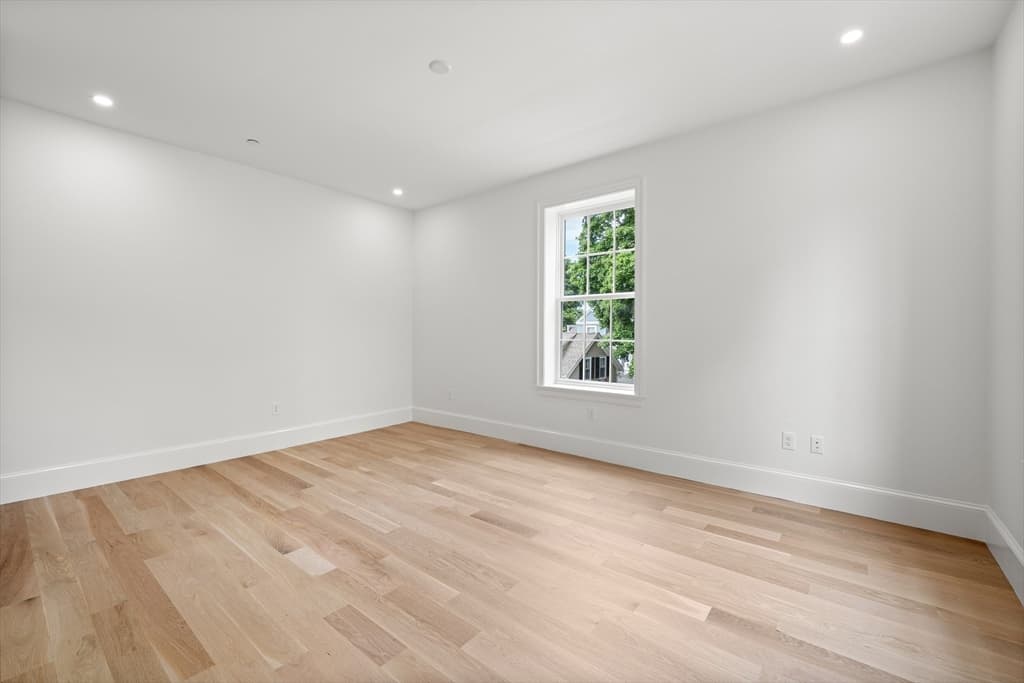 Condominium at 64 Pleasant Street # B, Marblehead MA 01945, Marblehead, photo 31 of 37