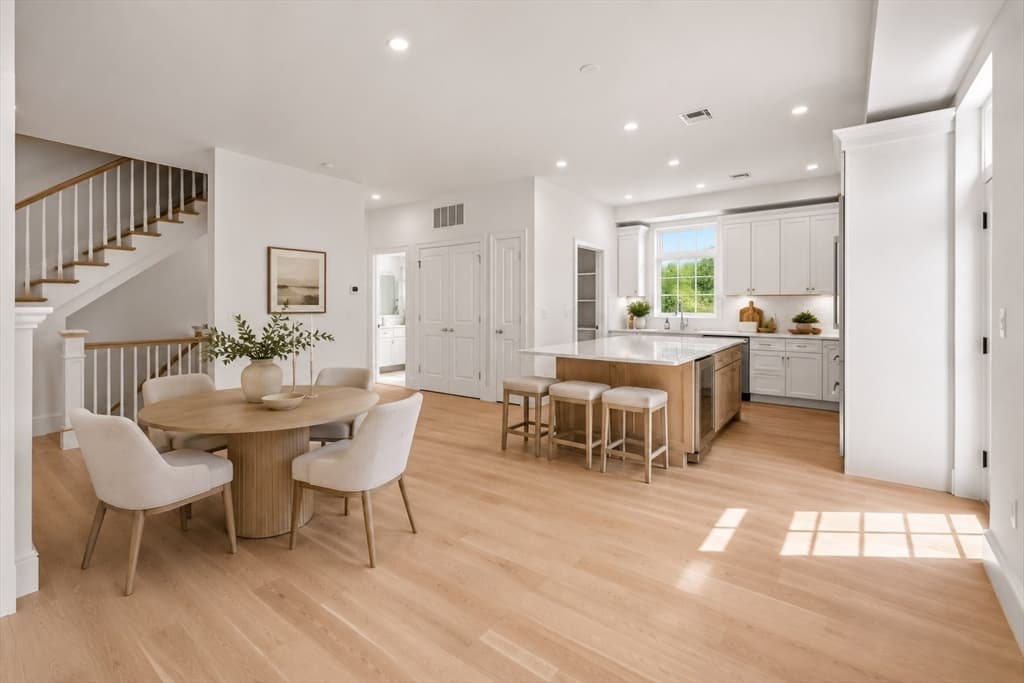 Condominium at 64 Pleasant Street # B, Marblehead MA 01945, Marblehead, photo 4 of 37