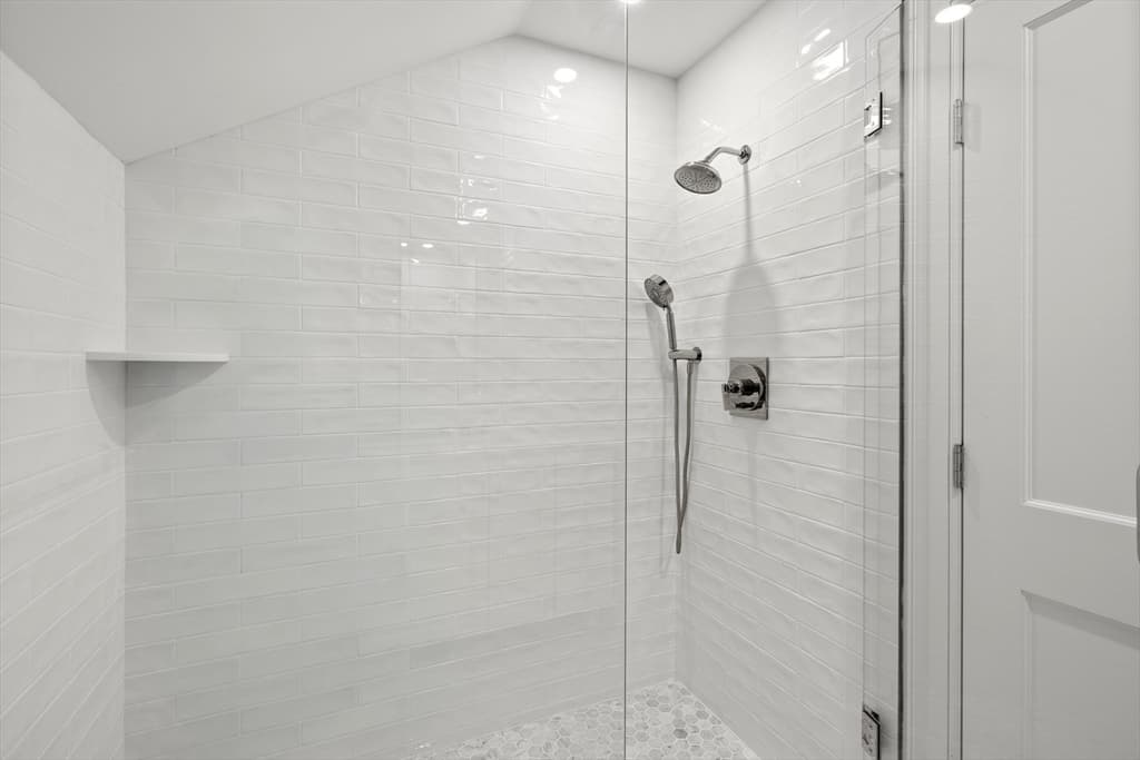 Condominium at 64 Pleasant Street # B, Marblehead MA 01945, Marblehead, photo 21 of 37