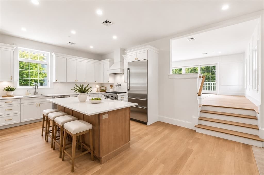 Condominium at 64 Pleasant Street # A, Marblehead MA 01945, Marblehead, photo 2 of 30