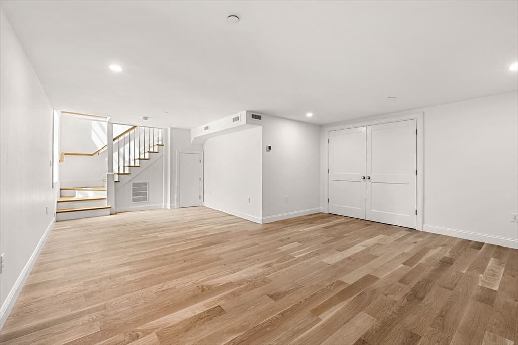 Condominium at 64 Pleasant Street # A, Marblehead MA 01945, Marblehead, photo 28 of 30