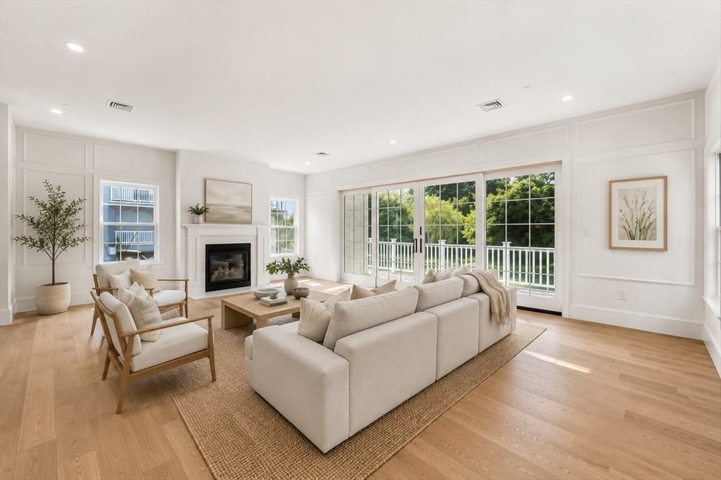 Condominium at 64 Pleasant Street # A, Marblehead MA 01945, Marblehead, photo 9 of 30