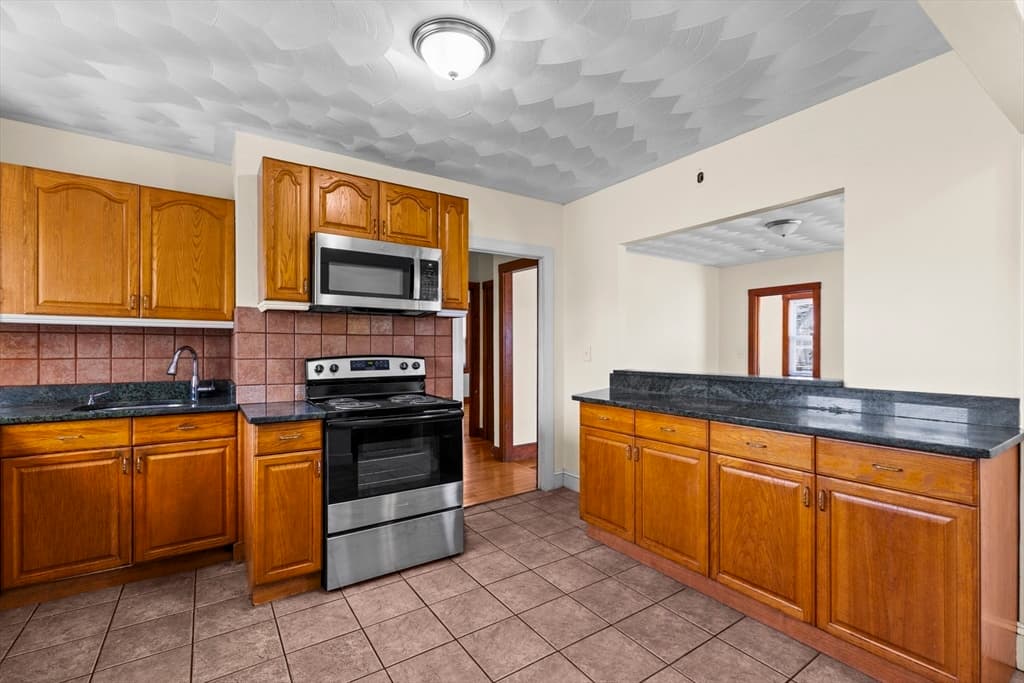 Multi Family at 52 Chesterfield, Boston MA 02136, Boston, photo 6 of 23