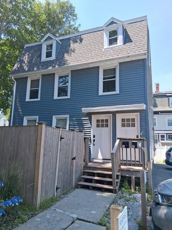 46 1/2 Essex St, Salem MA 01970