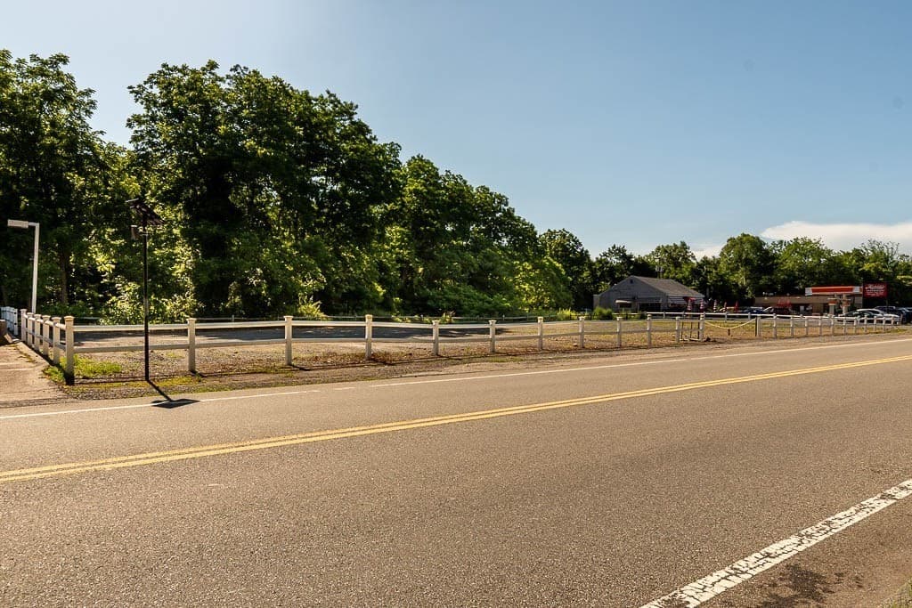 1063 Newman Ave, Seekonk MA 02771
