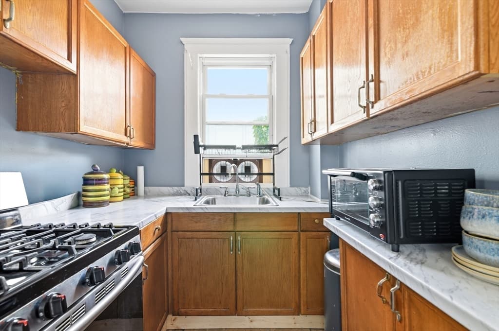 4 Family at 29 Esmond St, Boston MA 02121, Boston, photo 6 of 41