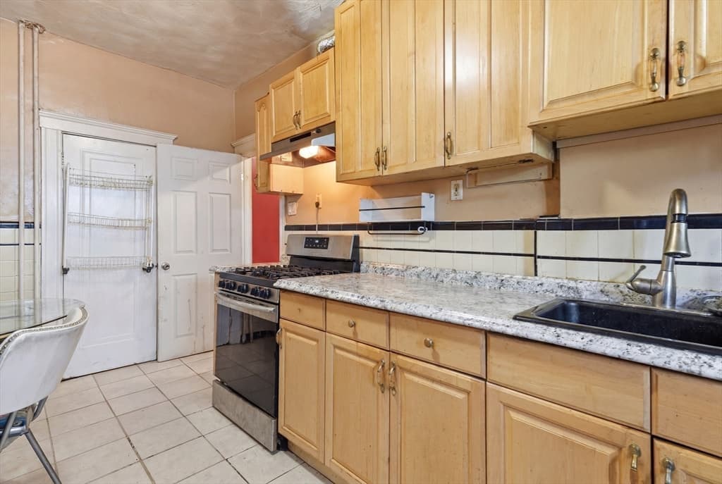 4 Family at 29 Esmond St, Boston MA 02121, Boston, photo 31 of 41