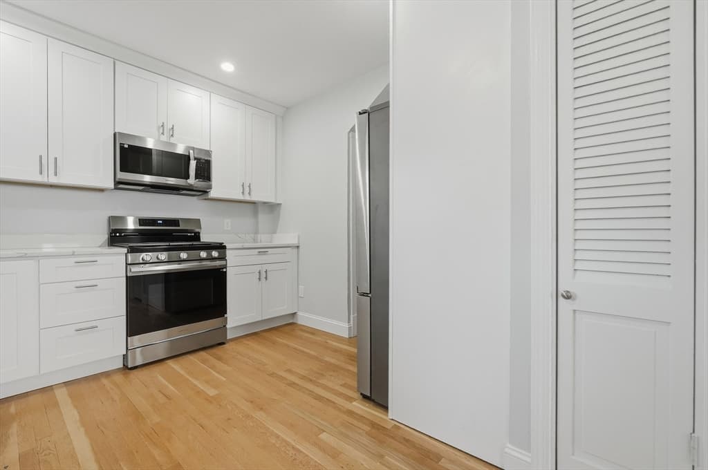 190 Manomet St, Brockton MA 02301 photo 16