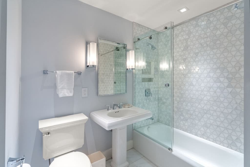 Condominium at 85 E India Row, Boston MA 02110, Boston, photo 13 of 34