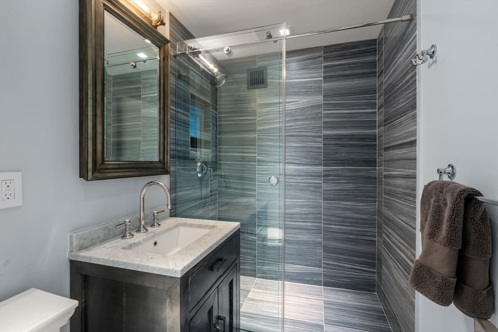 Condominium at 85 E India Row, Boston MA 02110, Boston, photo 21 of 34