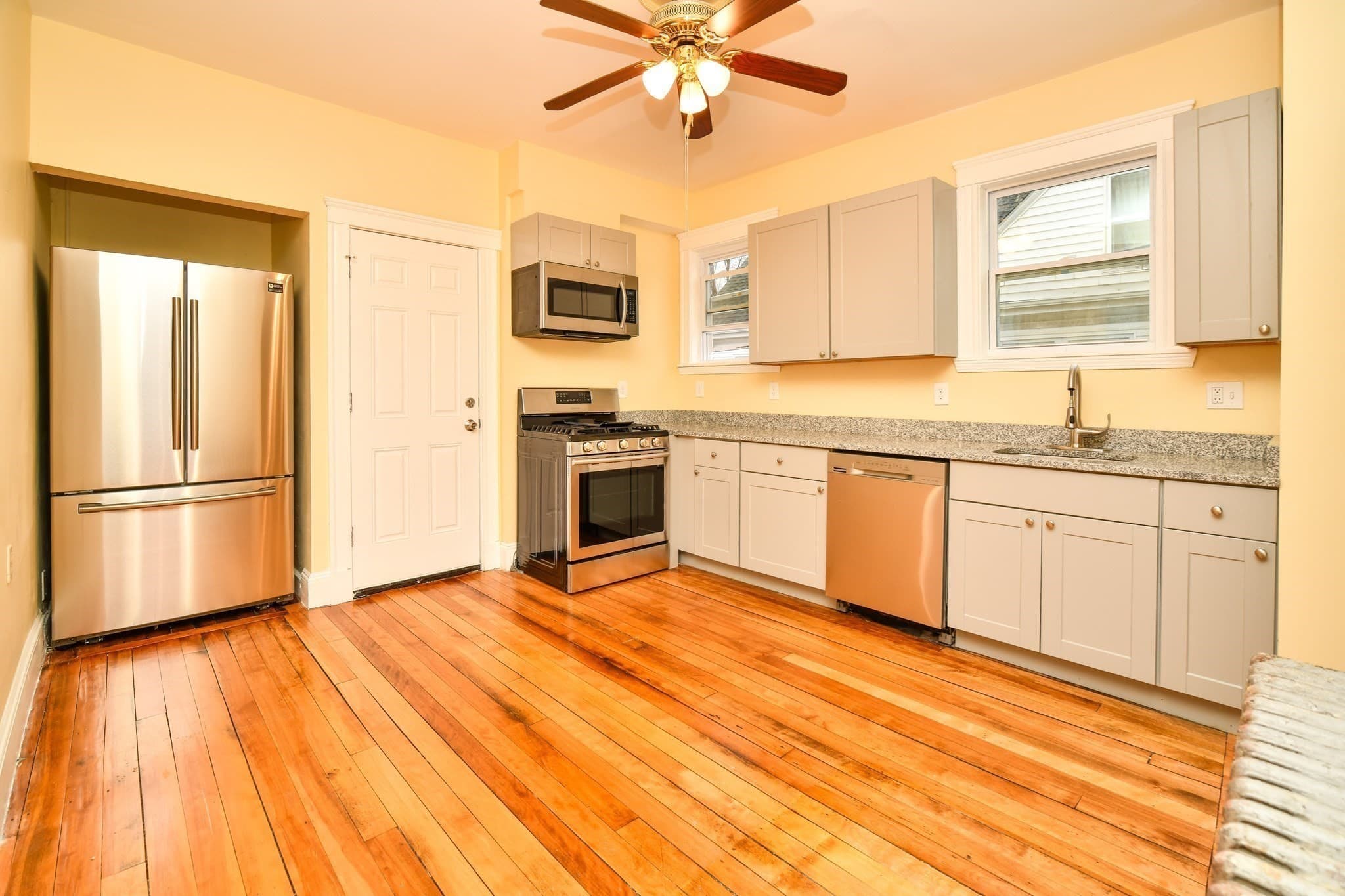 3 Family at 15 Vesta Rd, Boston MA 02124, Boston, photo 2 of 16