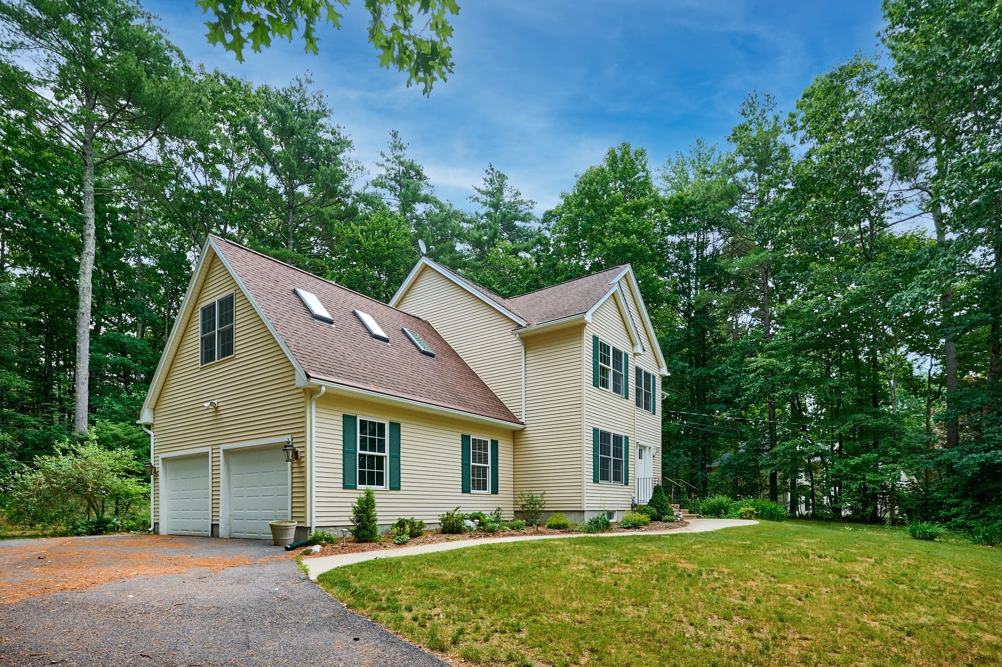 Single Family Residence at 169 Aldrich St, Belchertown MA 01007, photo 3 of 42