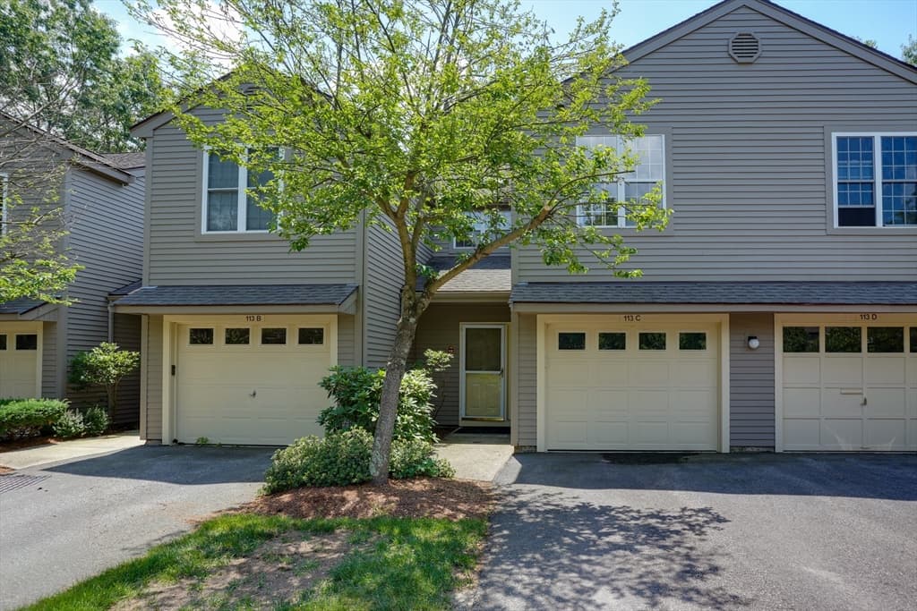 113 Ridgefield Circle # C, Clinton MA 01510