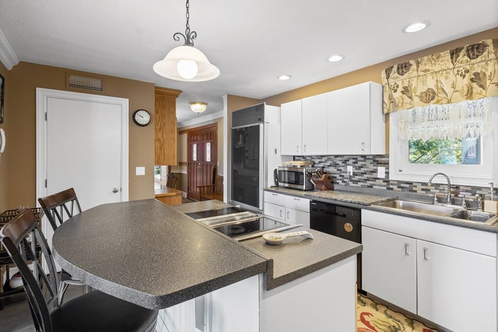 152 Kimball Rd, Amesbury MA 01913 photo 10
