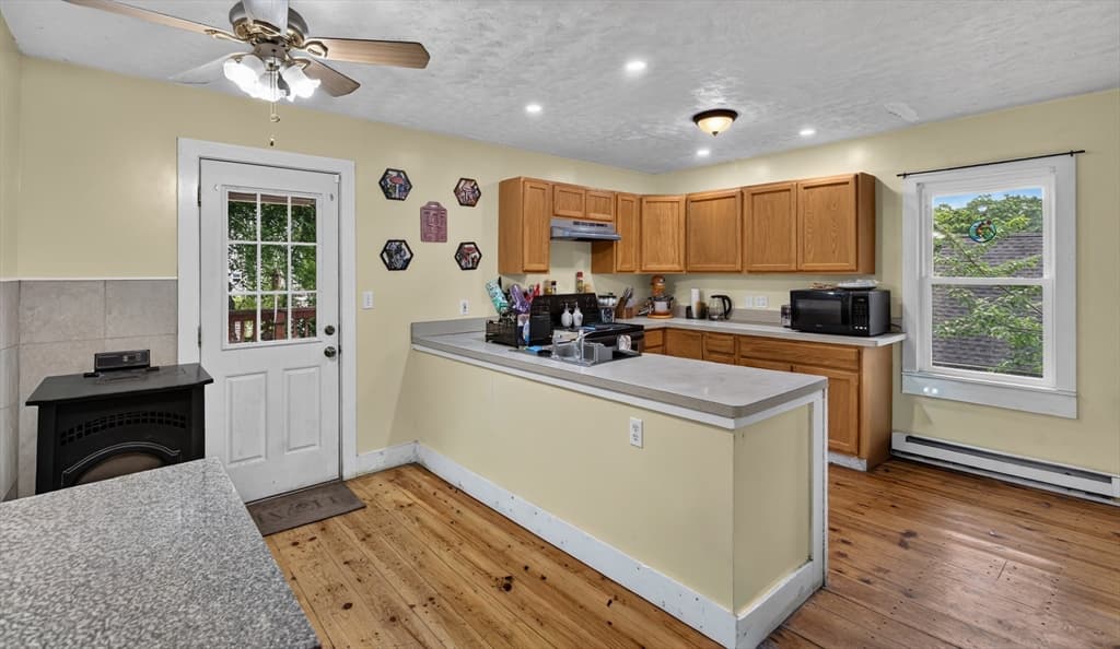 10 Burnett, Fitchburg MA 01420 photo 9