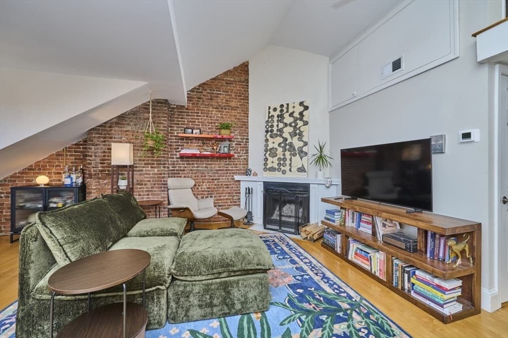 683 Massachusetts Ave. # 5, Boston MA 02118