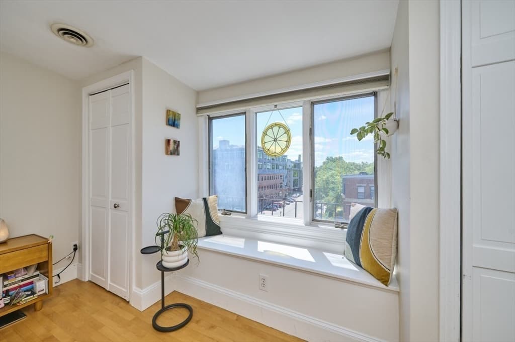Condominium at 683 Massachusetts Ave. # 5, Boston MA 02118, Boston, photo 19 of 26