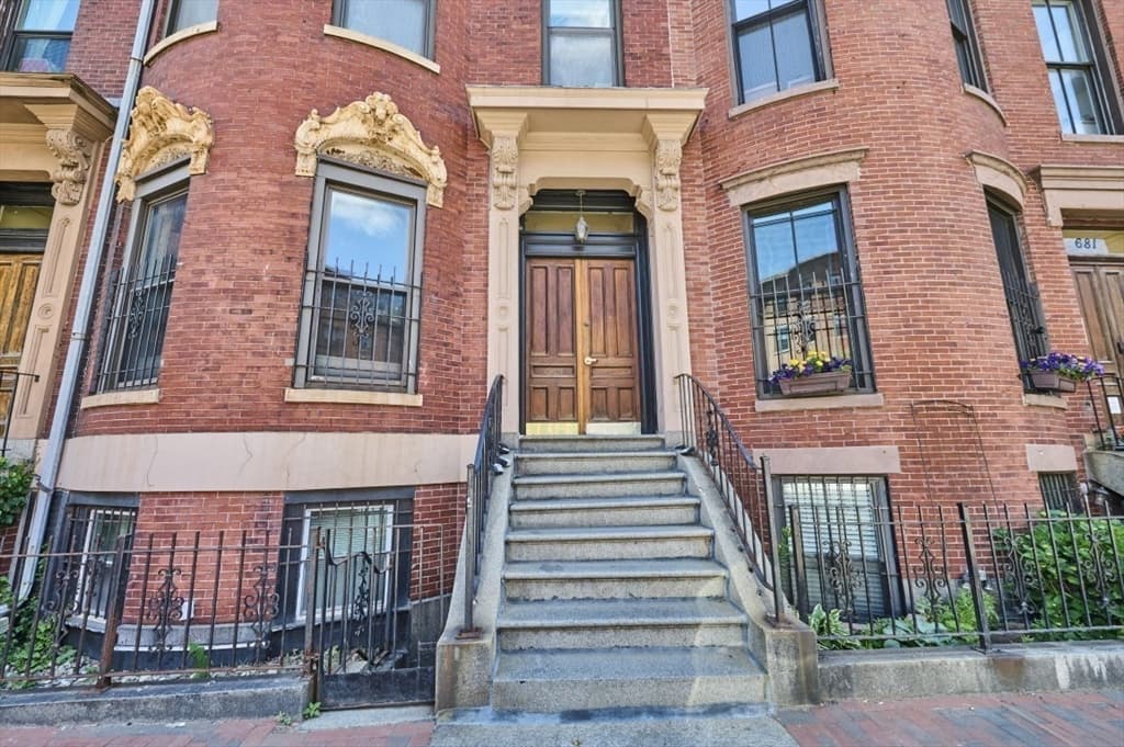 Condominium at 683 Massachusetts Ave. # 5, Boston MA 02118, Boston, photo 4 of 26