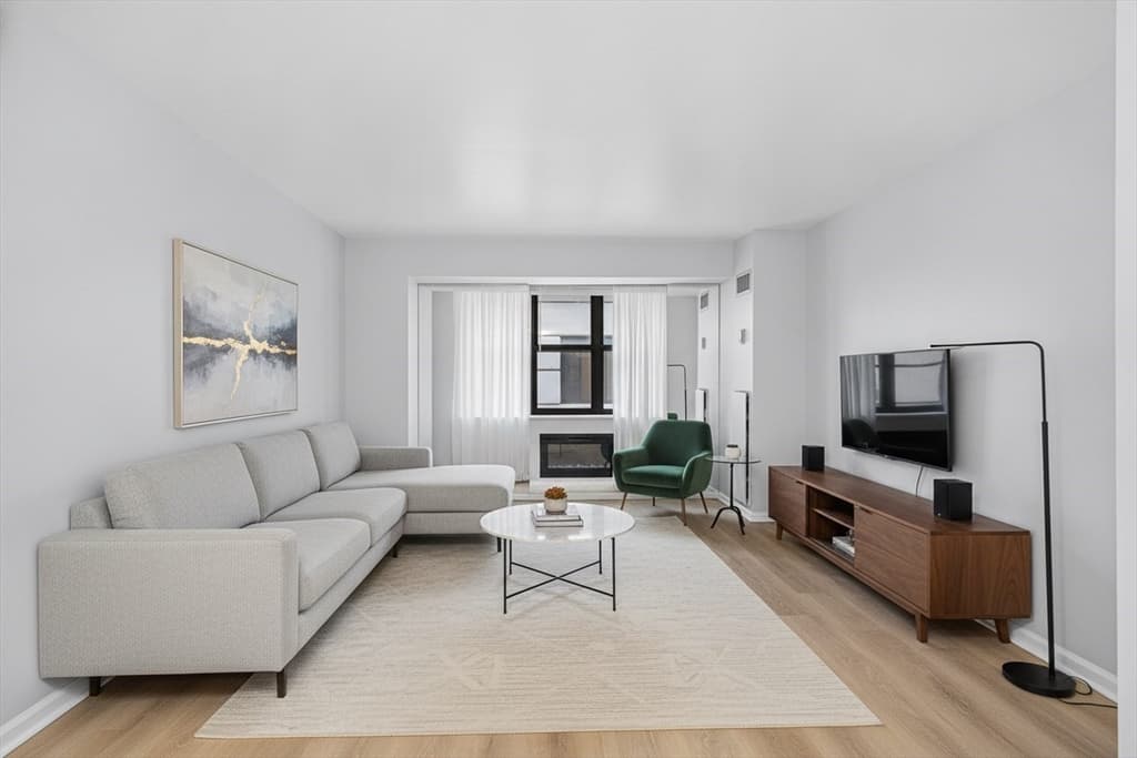 170 Tremont St # 204, Boston MA 02111