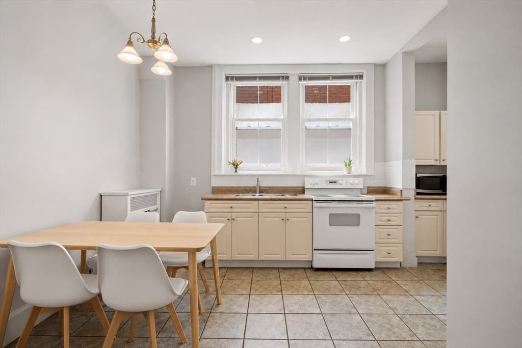 Condominium at 259 Beacon Street # 23, Boston MA 02116, Boston, photo 5 of 14