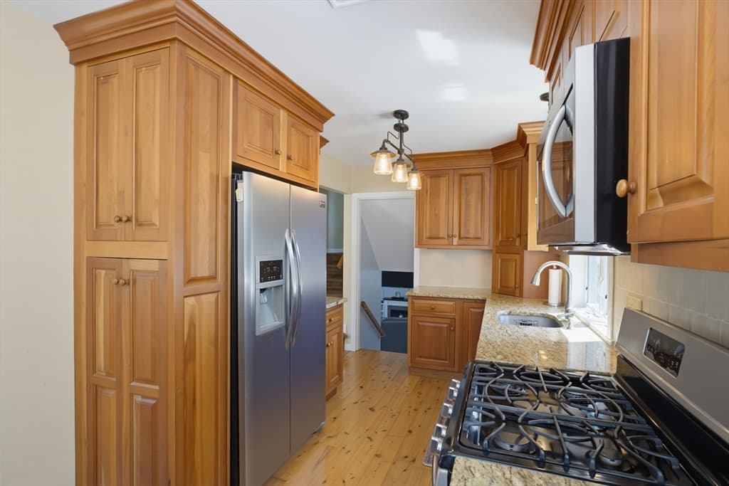 433 Pearse Road, Swansea MA 02777 photo 7