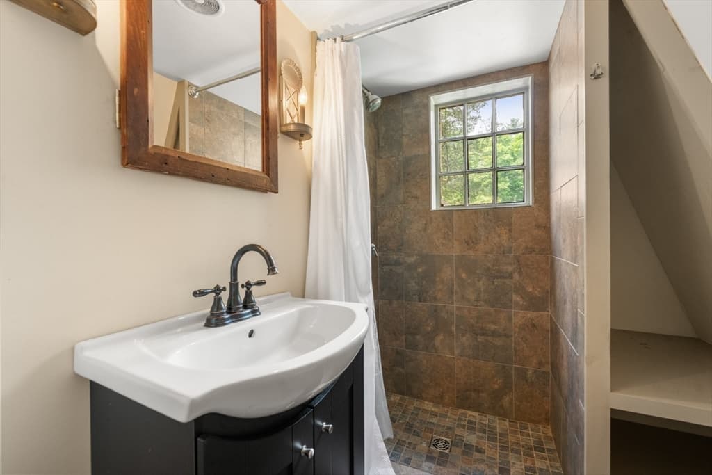 11 Lincoln St, Gloucester MA 01930 photo 35