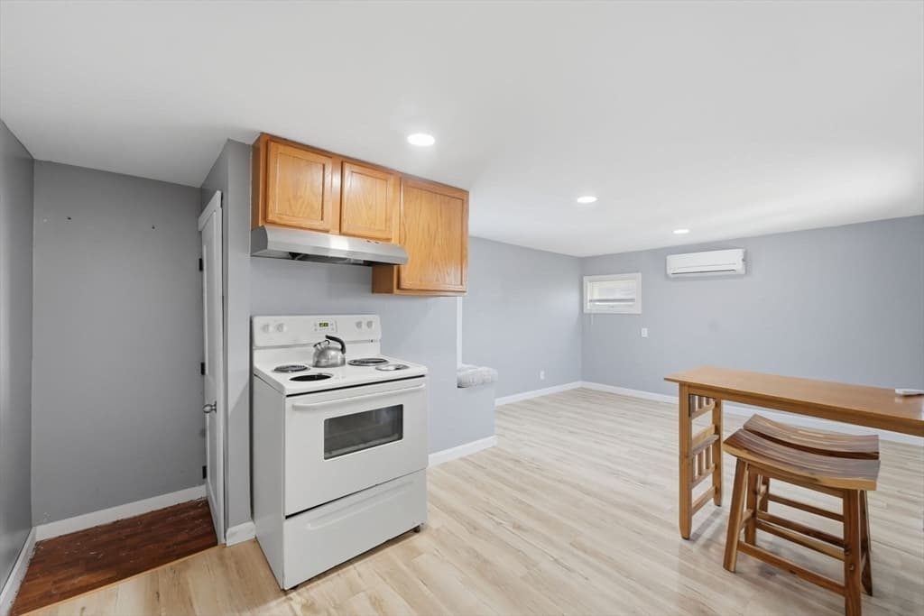 415 Anthony St, Fall River MA 02720 photo 3