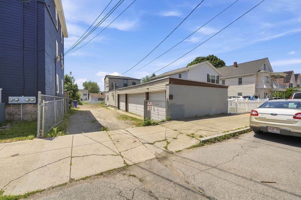 415 Anthony St, Fall River MA 02720 photo 32