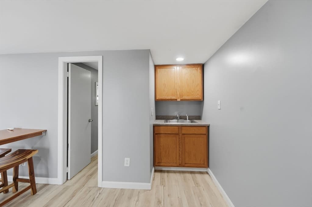 415 Anthony St, Fall River MA 02720 photo 9