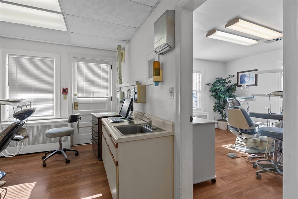 74 Valley, Middletown RI 02842 photo 11