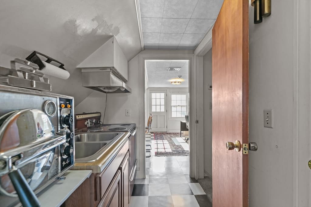 74 Valley, Middletown RI 02842 photo 29