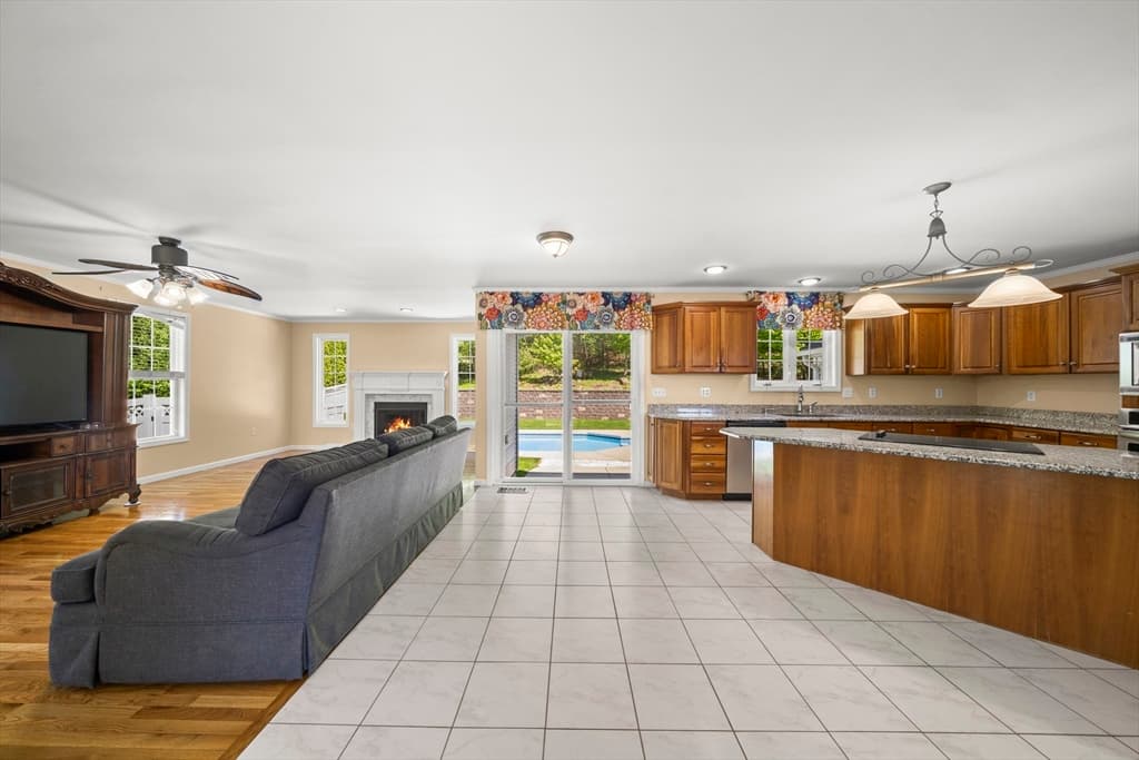 1507 E Mountain Rd, Westfield MA 01085 photo 6
