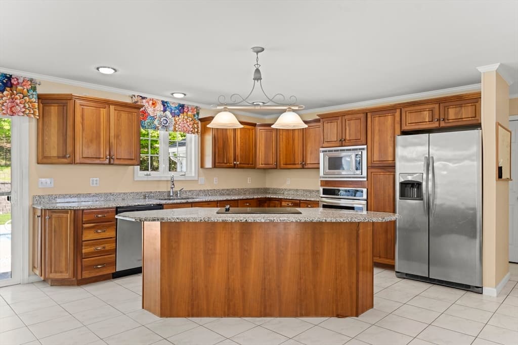 1507 E Mountain Rd, Westfield MA 01085 photo 3
