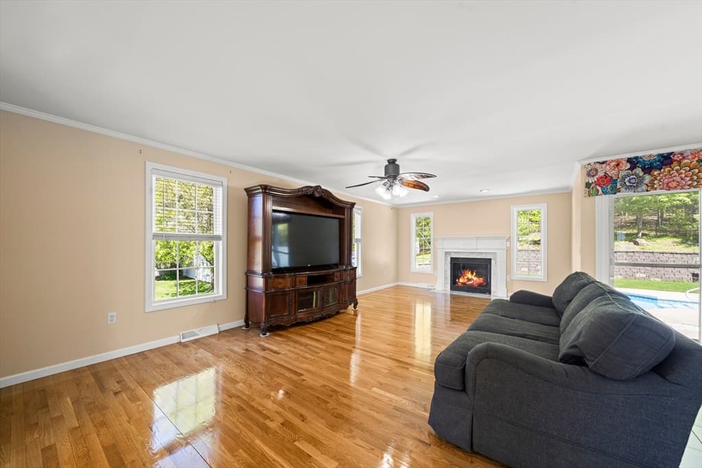 1507 E Mountain Rd, Westfield MA 01085 photo 9