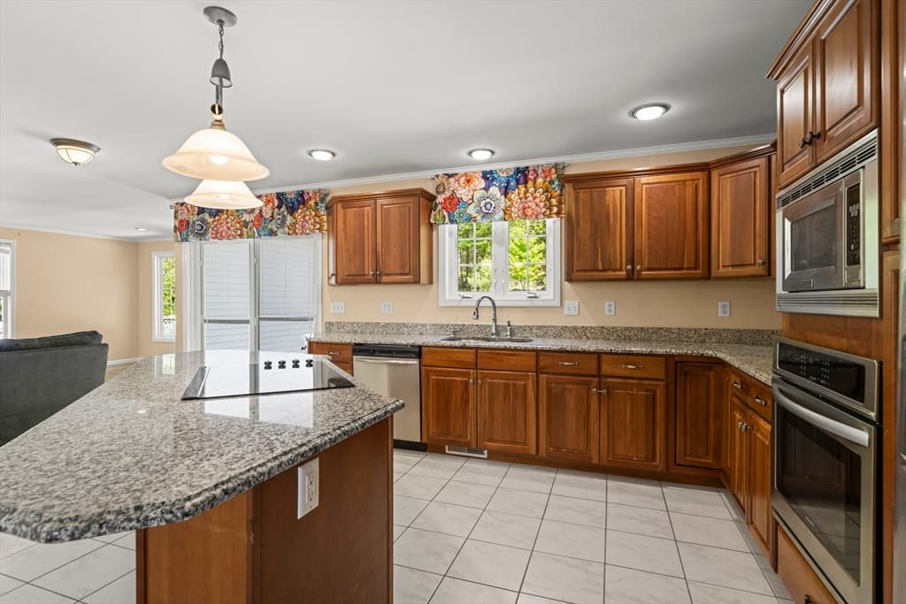 1507 E Mountain Rd, Westfield MA 01085 photo 4