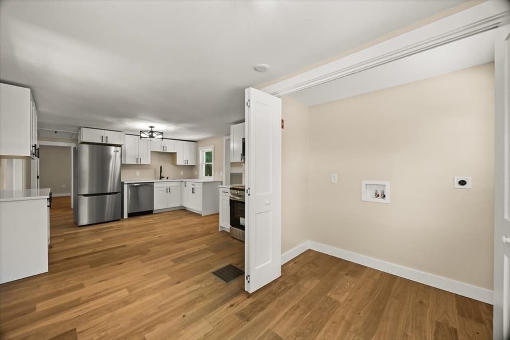 521 Marys Pond Rd, Rochester MA 02770 photo 6