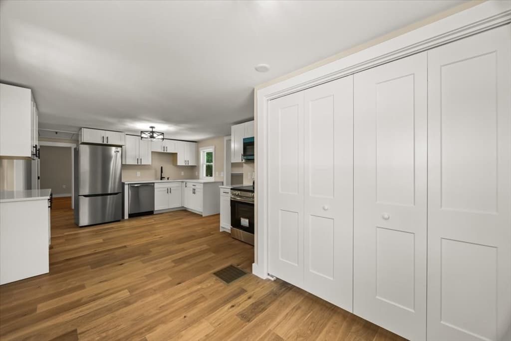 521 Marys Pond Rd, Rochester MA 02770 photo 5