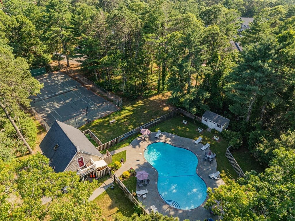 300 Falmouth Rd # 9E, Mashpee MA 02649